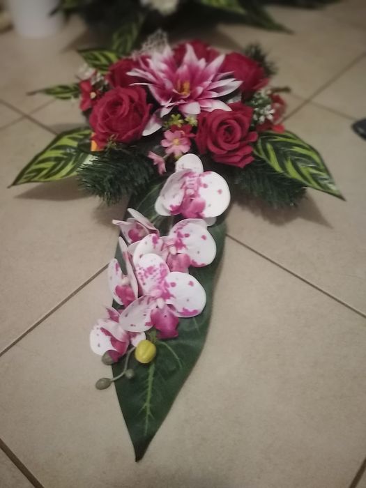 Piękne stroiki na cmentarz