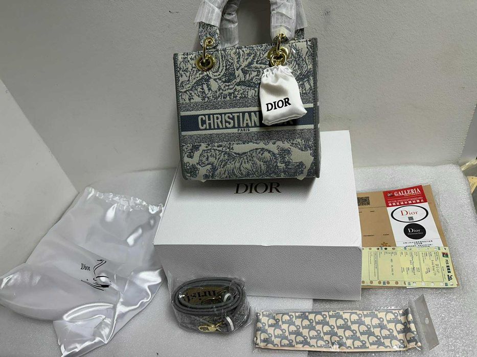 Torebka damska nowa Cristiana Diora D-lite, Skóra 0110.164