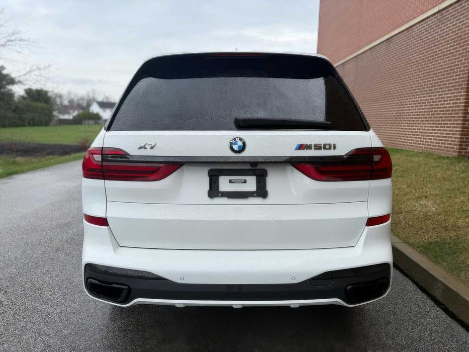 BMW X7      2020