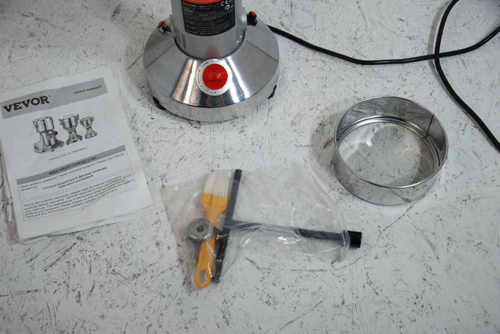 Młynek do zbóż , przypraw ,kawy