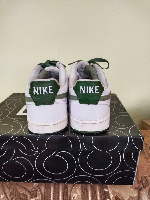 Кросівки чоловічі nike court vision білі шкіряні 42,5 устілка 27см