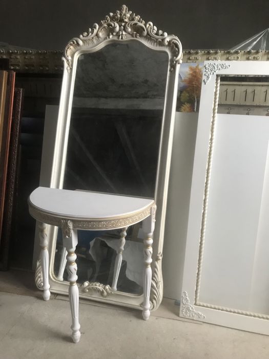 Столик консольний