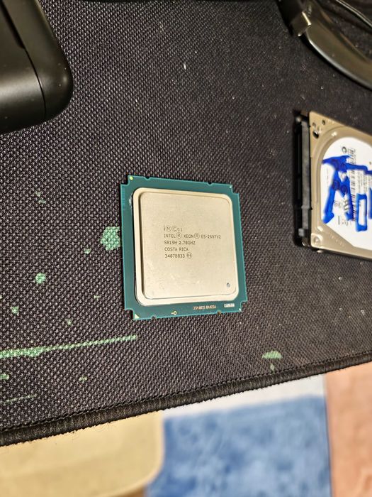 Intel xeon  E5-2697V2 soket 2011