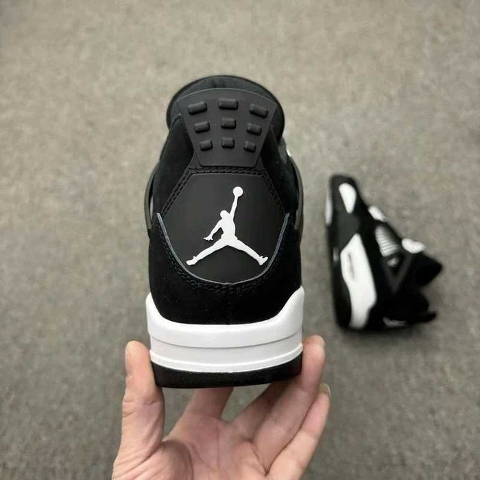 Jordan 4 Retro White Thunder R.38