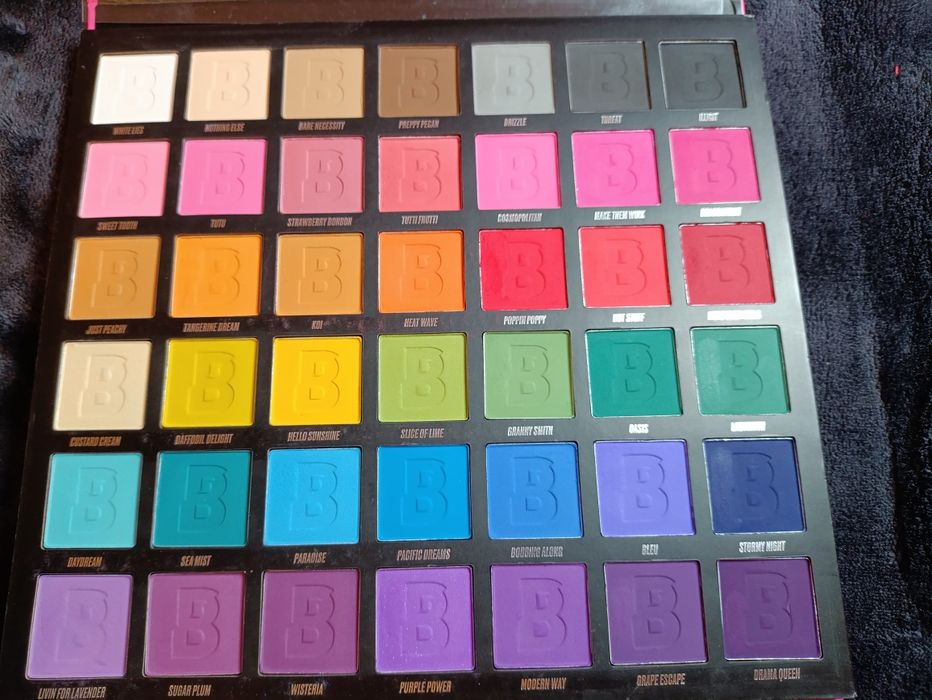 Beauty Bay Bright Matte 42 - paleta cieni.Bardzo dobry stan