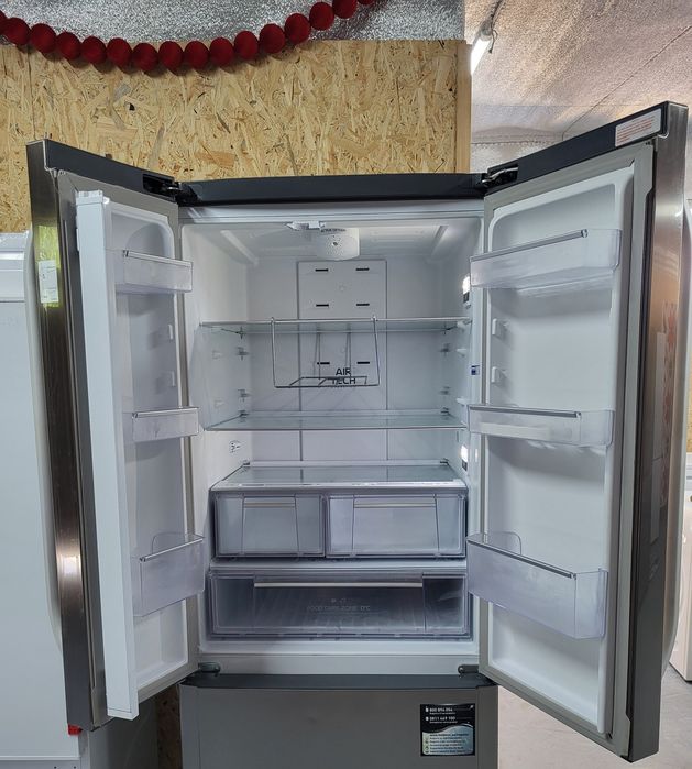 Холодильник Hotpoint Ariston