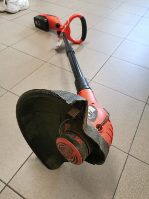 Podkaszarka black decker