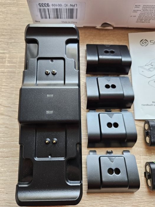 Зарядна станція для контролерів Xbox One  з акумуляторами