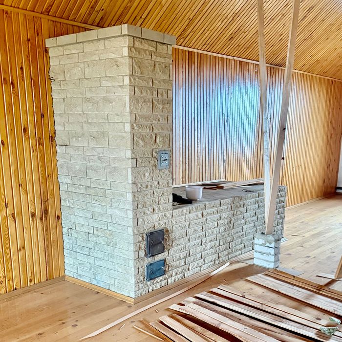 Продаж будинку 650 кв.м. Стоянка, 6 км. від Києва.