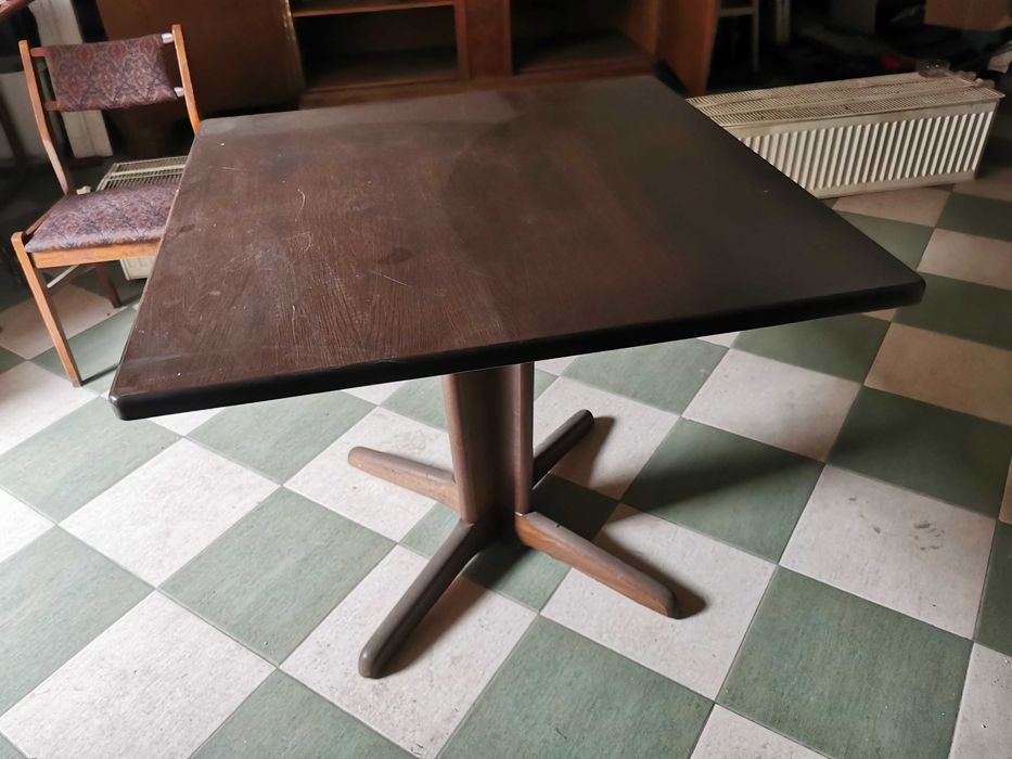 Solidny drewniany stół 90x90