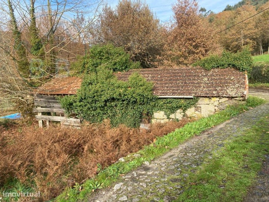 Ruína em Pedra com Vista Deslumbrante - Rio Douro, Cabeceiras de Basto