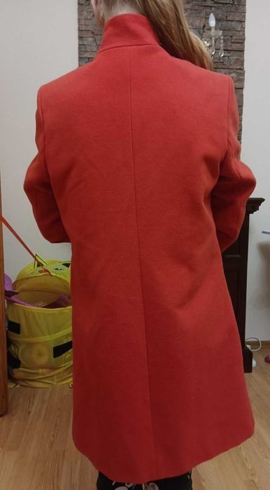Пальто демісезонне жіноче 42-44 розмір, б/в, колір кораловий