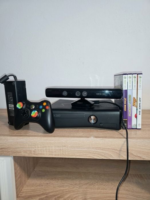 Zestaw Xbox 360 Slim + Kinect + Pad + 4 Gry ruchowe (Just Dance)