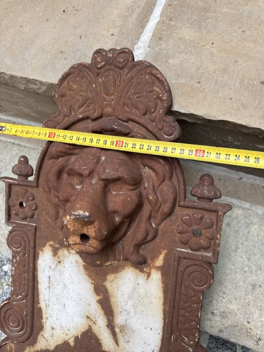 Stary zeliwny solidny zlew ogrodowy nascienny