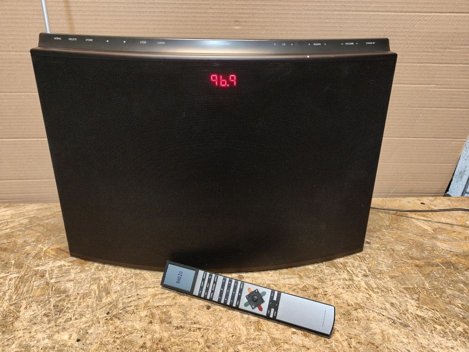 Bang Olufsen Beosound 1, model 2582, Made in Denmark