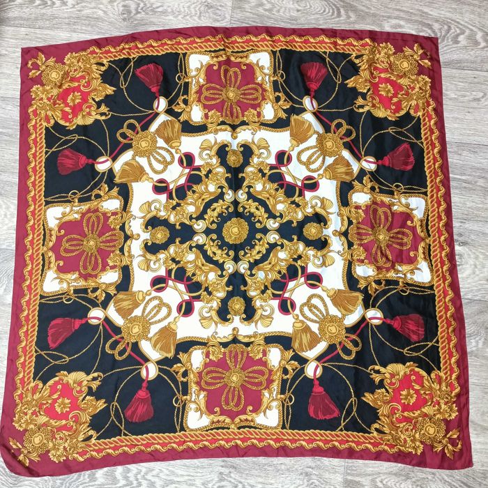 Большой шелковый платок 96 на 93 см велика хустка