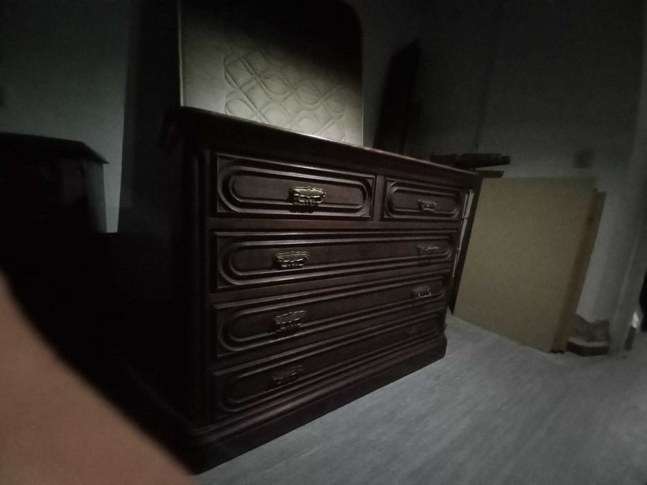 Cómoda de 4 Gavetas em madeira de alta qualidade