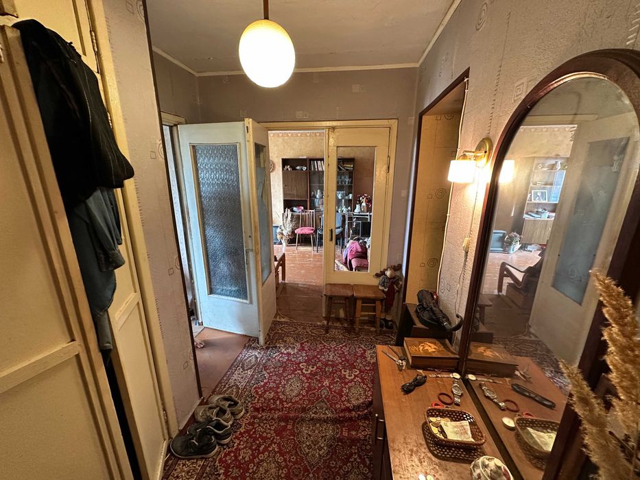 Продаж 3к. чешки на Подолі зуп.Б.Хмельницького 3 поверх 60м2