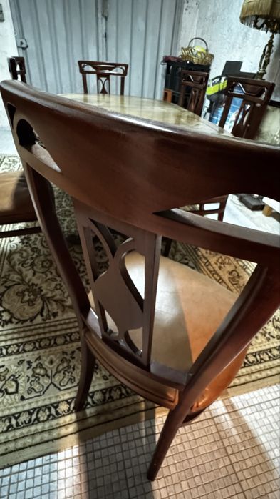 Mesa extensivel com 6 cadeiras