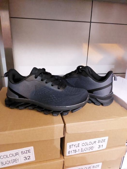 Tenis de criança novos para revenda