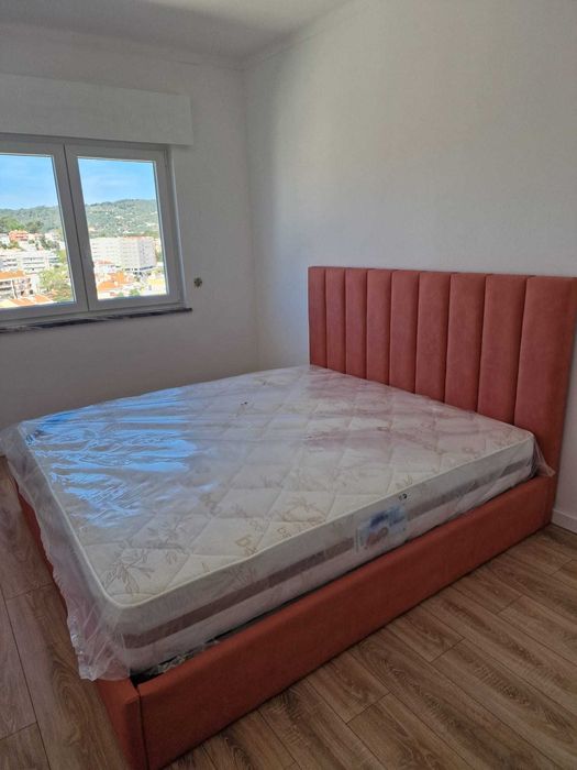 Camas De Casal Estofadas ALTA GAMA - MODELO GOMOS - Top de Gama 190x140m Estrado Incluído!!