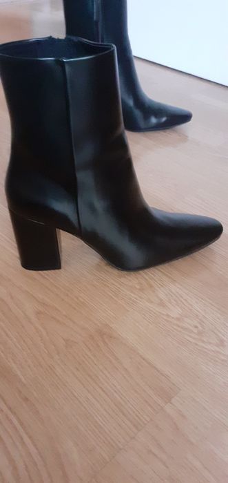 Eleganckie czarne botki H&M obcas