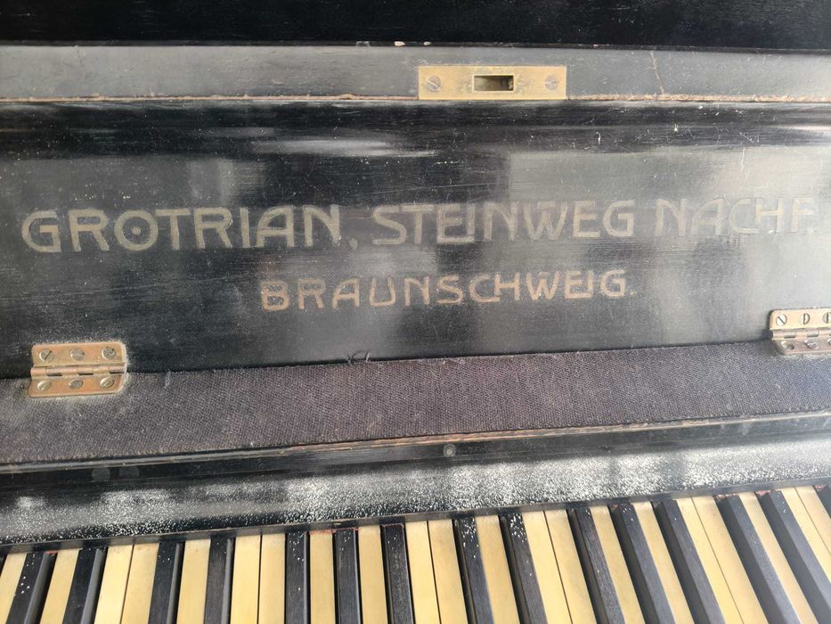 piano Grotrian steinweg