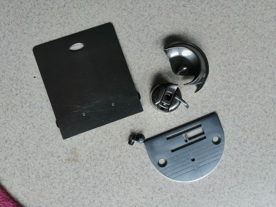 Sprzedam maszynę do szycia Singer ml