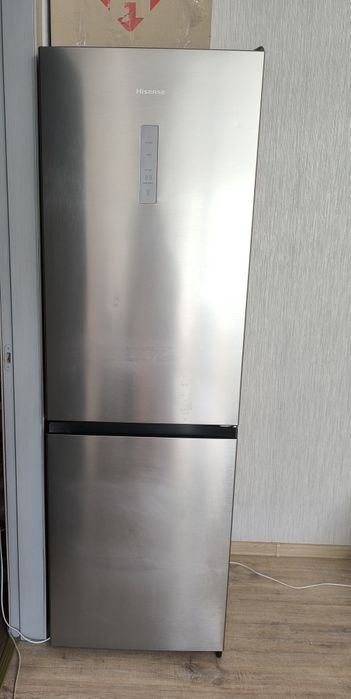 Продам холодильник Hisense
