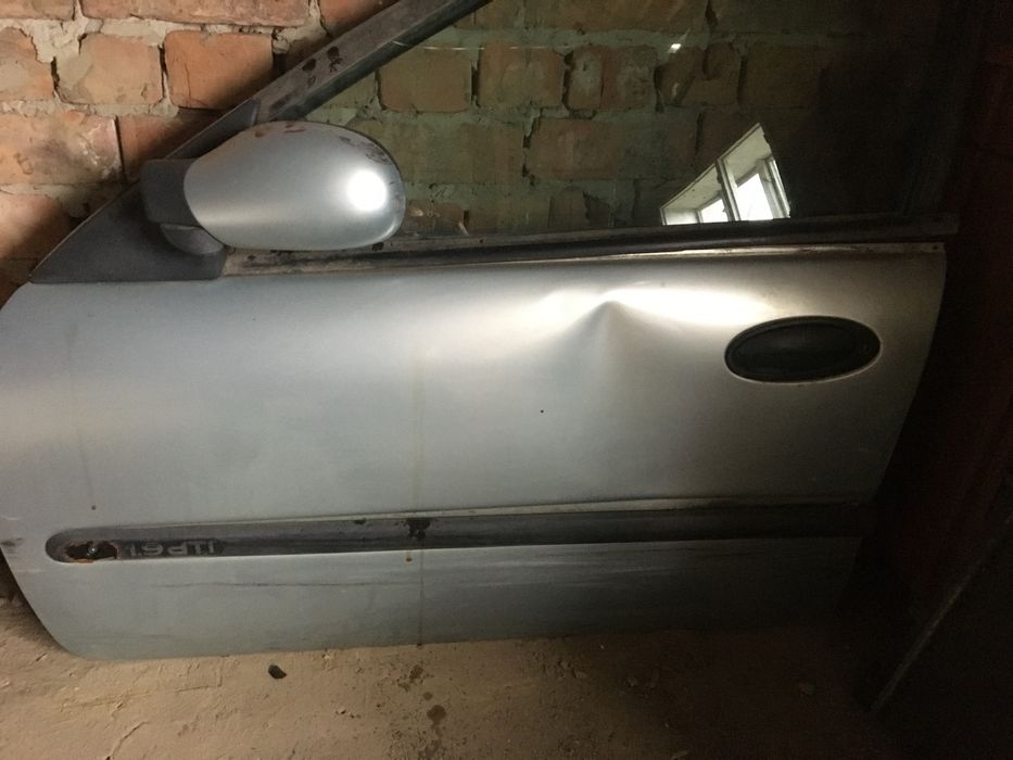 Розборка лагуна 1 Двері на лагуну 1