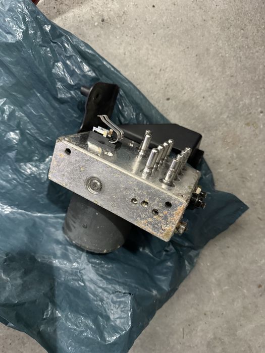 Módulo ABS BMW 530d E39 com avaria