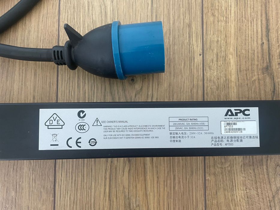 APC AP7553 Вертикальний розподільчий блок (PDU) Серверна, дата-центр: 9 ...