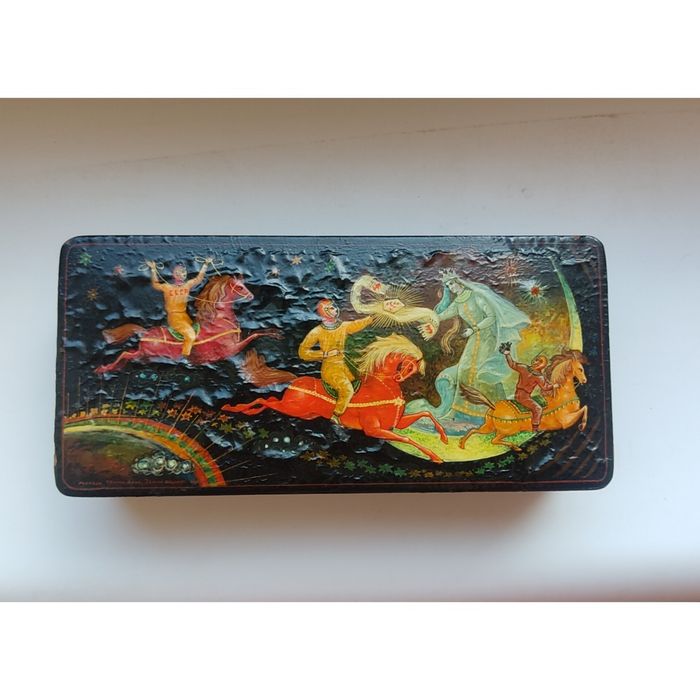 Шкатулка «Прими Луна Земли подарок!». СССР, Мстера,  1960-е.