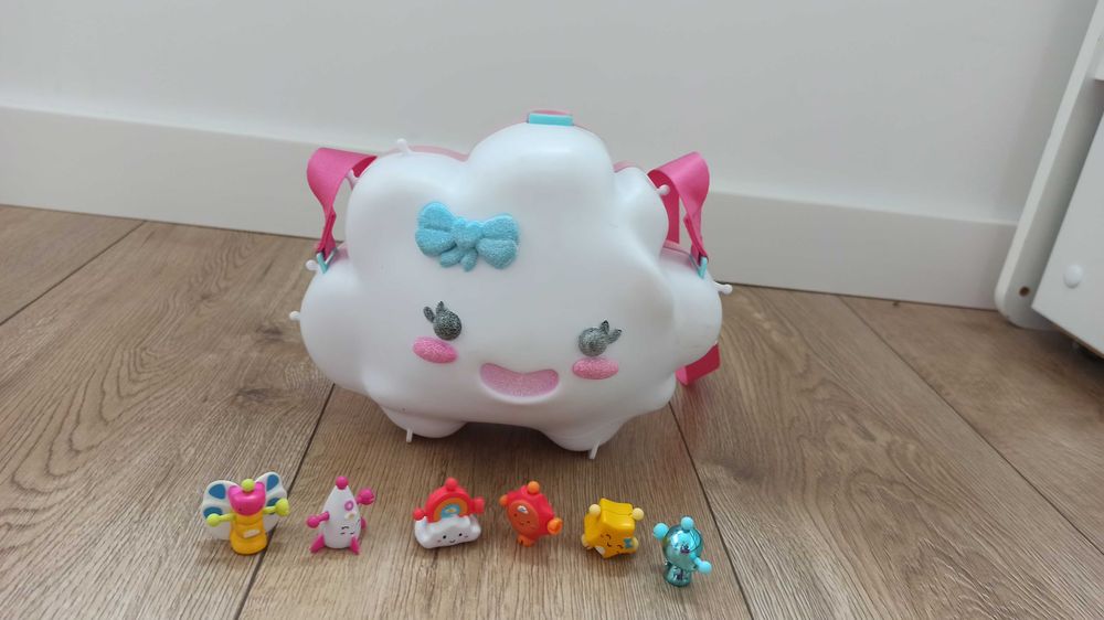 Torebka chmurka z figurkami