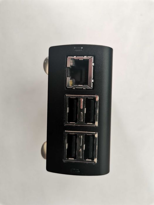 UP board + БЖ в залізному корпусі, краще ніж Raspberry Pi 4