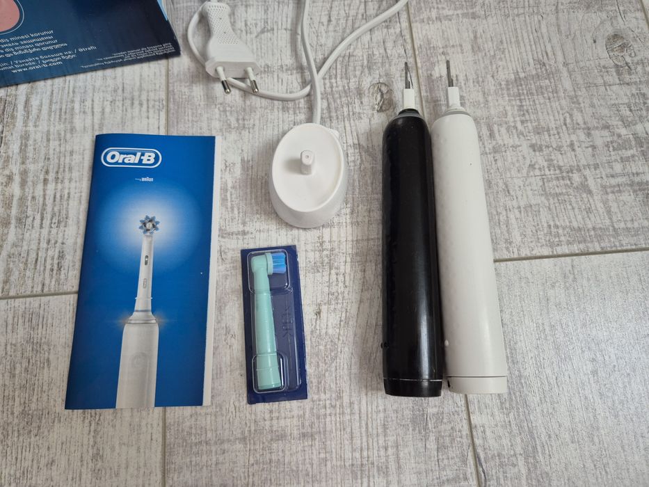 Oral B Pro biała i czarna 3900 N dwupak