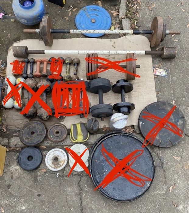 Продам спортивный инвентарь гири гантели штанги блины