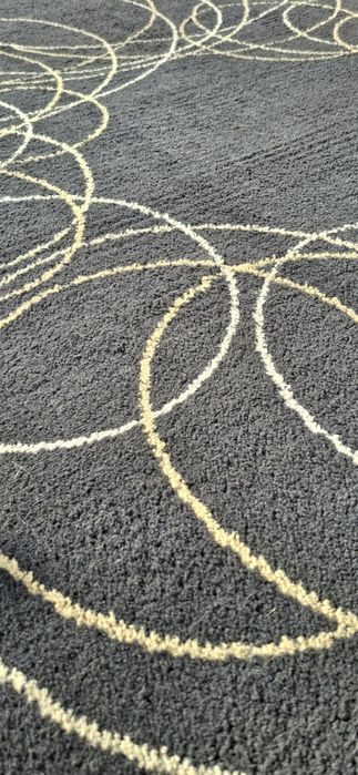 Tapete de sala preto