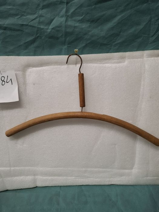 Wieszak drewniany na ubrania przedwojenny