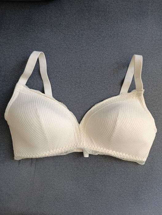 Biustonosz kremowy Sinsay 80D