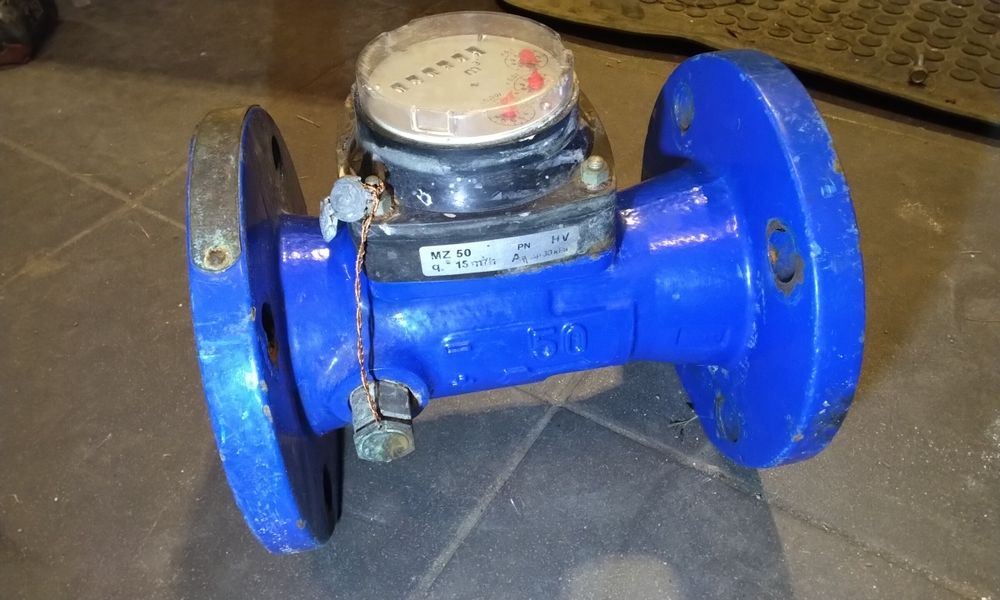 Wodomierz kołnierzowy