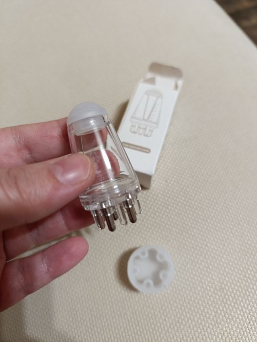 Гребінець- ролик  для масажу та нанесення ефірних олій