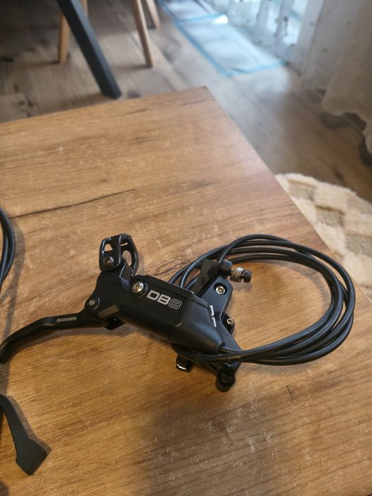 Hamulce hydrauliczne Sram DB8 czterotłokowe
