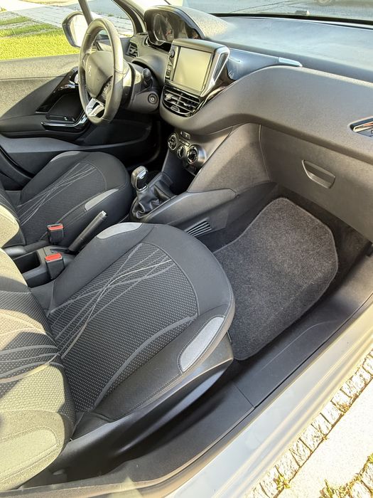 PEUGEOT 208 1.2 Allure - C/NOVO