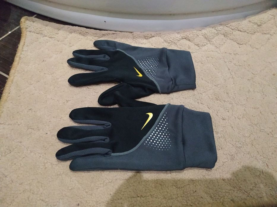 Мужские,женские перчатки найк nike fit dry / running gloves silver originals