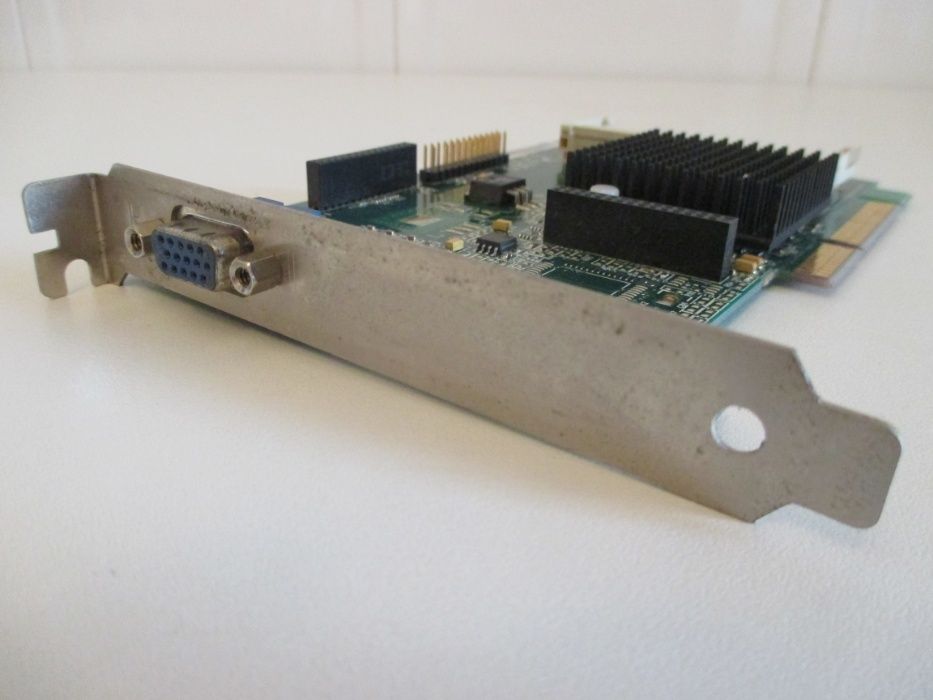 Placa de video Agp Vga MATROX 834-00 rev a64584889566851122