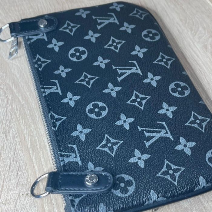 Mala Pochete LV (Louis Vuitton) Preta