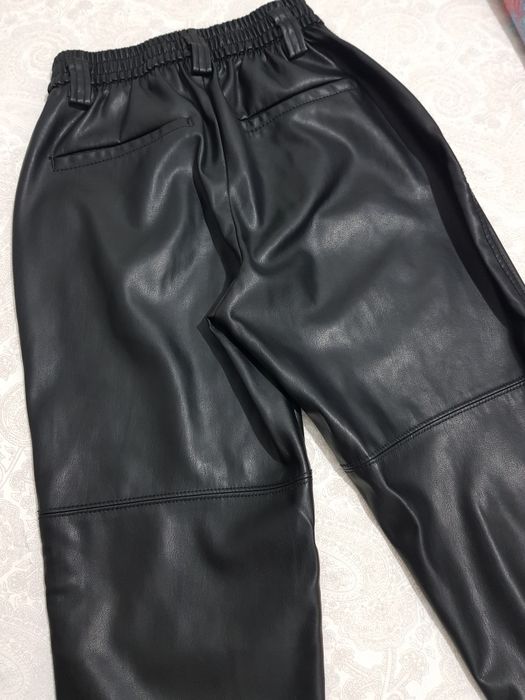 Calça Preta Pele