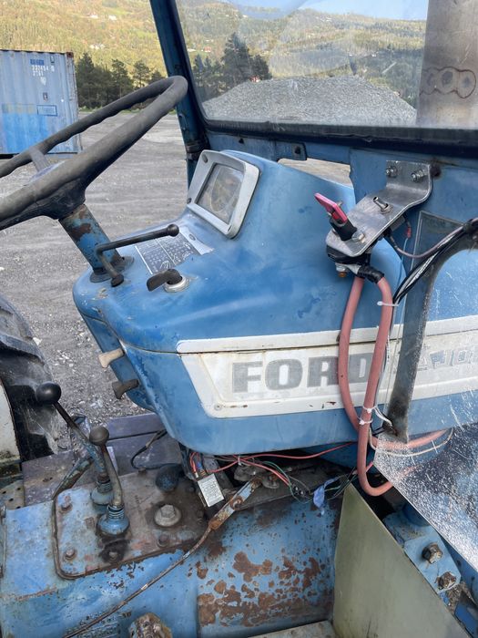 Traktor ford 4000