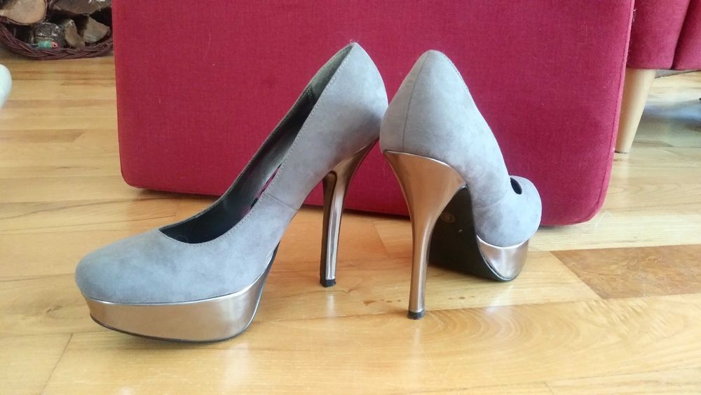 Buty na obcasie LOVE LABEL
